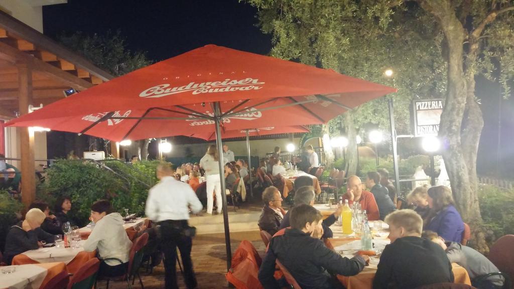 Albergo Bar Ristorante Alla Rama Malcesine Exterior foto
